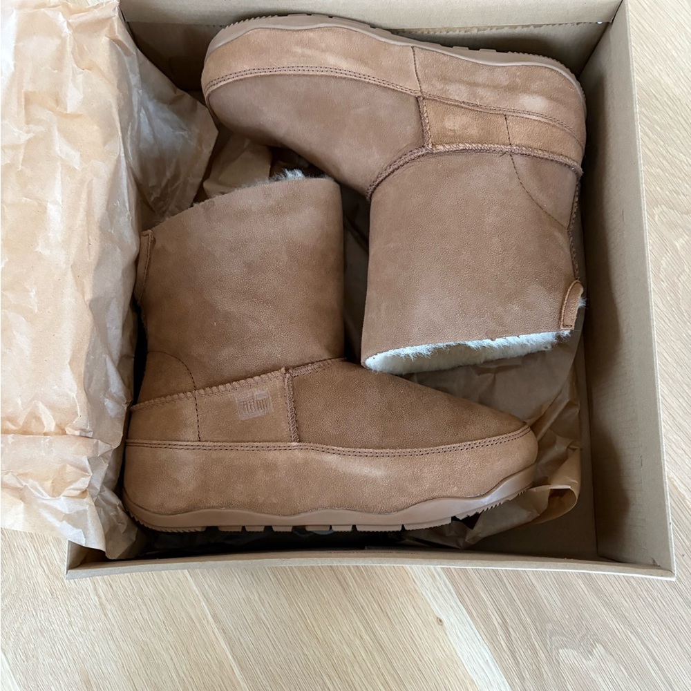Fitflop ORIGINAL MUKLUK SHORTY
DOUBLE-FACE SHEARLING BOOTS